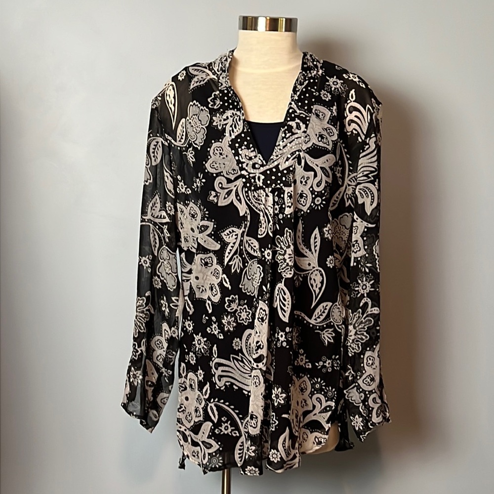 Apostrophe Two piece semi Sheer Blouse/Top size 1X